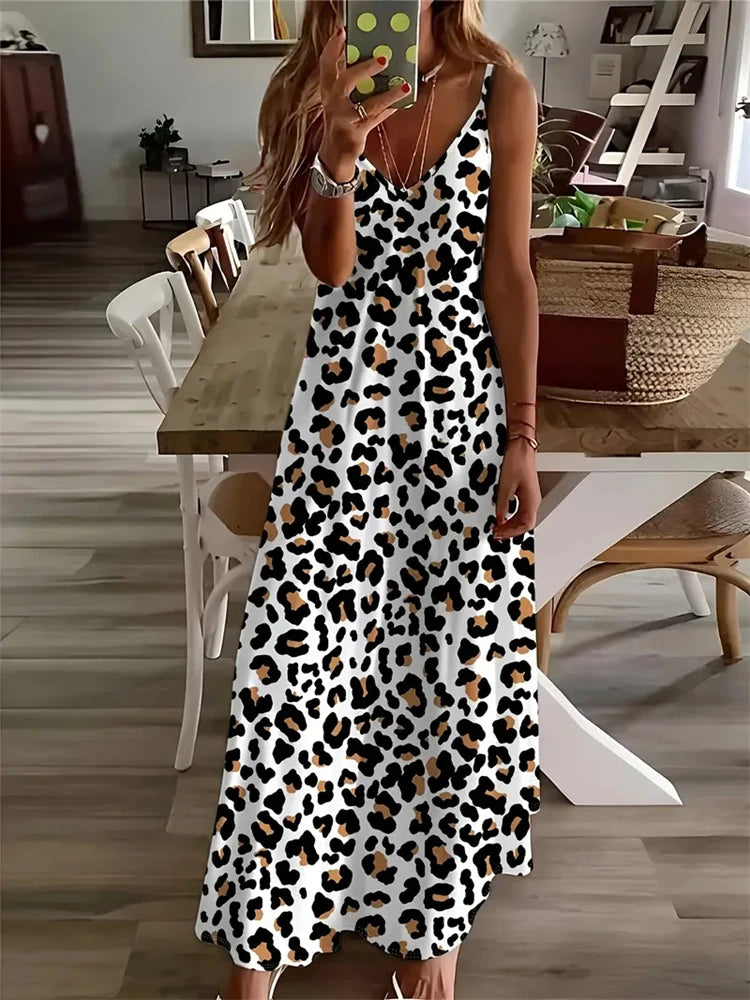 Women's Elegant Vintage Dreamcatcher Print Sleeveless Summer Halter Dress – 2025 Collection